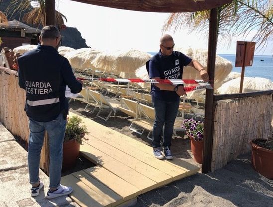 Ischia, ancora un sequestro ai Maronti: occupazione abusiva di demanio
