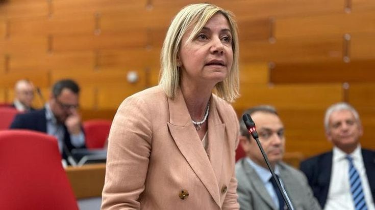 Capogruppo FdI in Emilia-Romagna condannata per falso tampone per green pass. De Pascale: “Grave”
