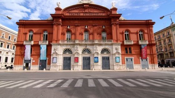 Art bonus, in Puglia solo 1,2 milioni: i mecenati scelgono Cerrate e Petruzzelli, 19 beni a secco