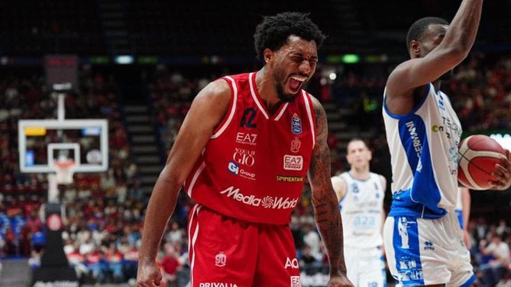 Basket, Milano batte Brescia e va in finale scudetto