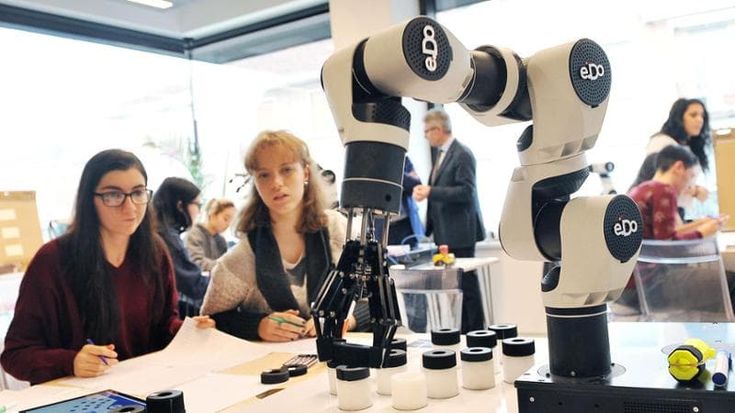 Stefania Ferrero: “Alle bambole preferivo il computer, ora per fortuna tante ragazze tra i robot”