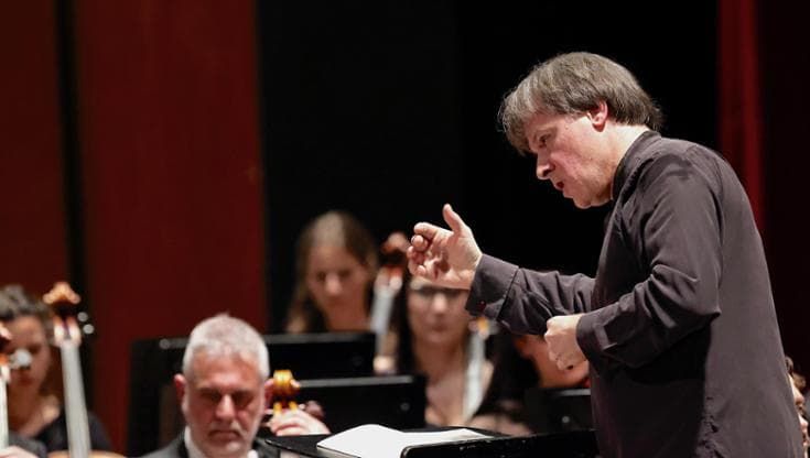 Carmina Burana, qualche incertezza ma il Carlo Felice apprezza