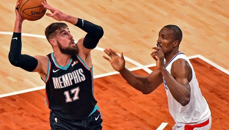 Basket, Nba: Philadelphia, Brooklyn e Milwaukee non perdono colpi, passo falso Clippers