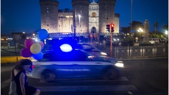 Nuova ordinanza per la movida a Napoli: bar e locali aperti mezz'ora in più