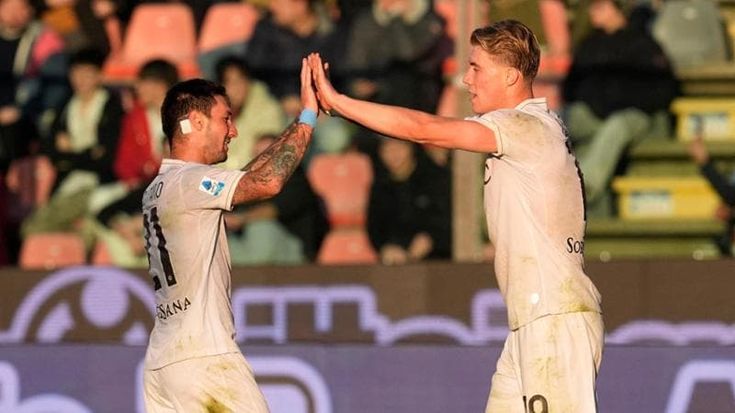 Il Napoli sbriciola il tabù trasferta: la doppietta di Hojlund stende la Cremonese