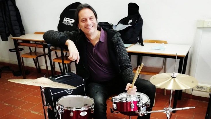Pontedera, muore in un incidente stradale Andrea Lanini, 51 anni, giornalista e insegnante di musica 