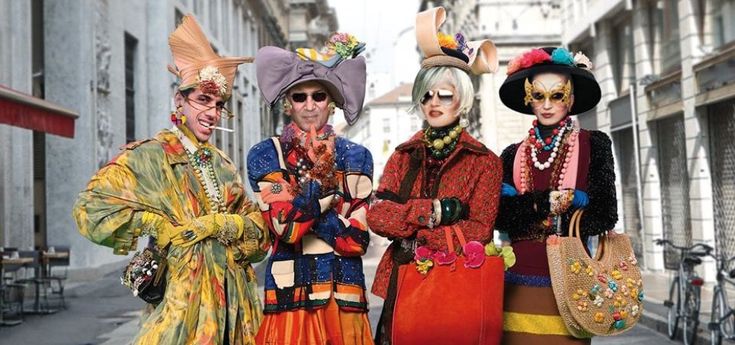 Ecco i dischi più venduti dell'anno, al top ci sono Mina e Celentano, Ferro e Ligabue