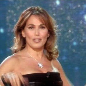 Romani: "La D'Urso ignorante, non può parlare di Parigi"