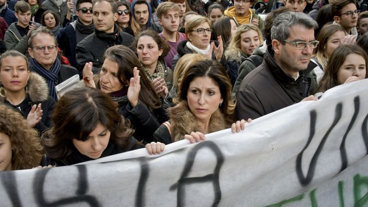 La violenza di Napoli e la rivolta delle madri: “Basta omertà”