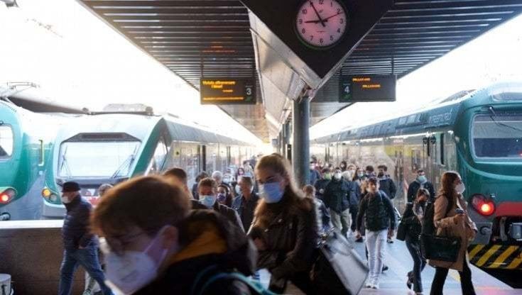 Genova, posti occupati sul convoglio, la capotreno: “Suo figlio è autistico? Mi mostri i documenti”