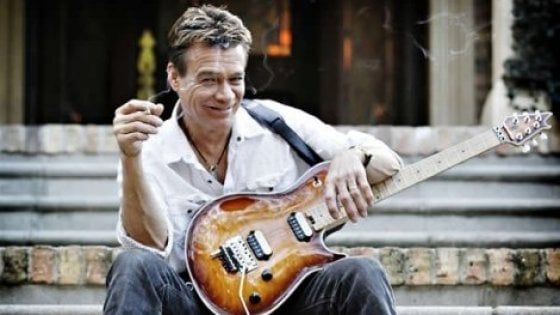 È morto Eddie van Halen, chitarrista e fondatore dei Van Halen. Aveva 65 anni