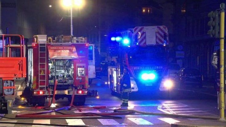 Cadavere carbonizzato trovato in un'auto, giallo nel Tarantino