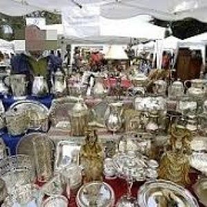 Vintage Market Bari, la domenica degli scambi e degli acquisti di oggetti
