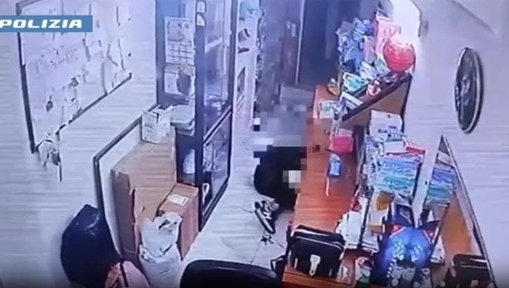 Catania, massacrata di botte dal marito: ricoverata in prognosi riservata