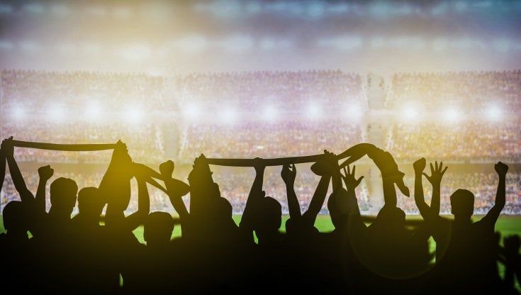 Cresce la voglia di eventi sportivi negli italiani: dal vivo e in presenza, ma senza contanti