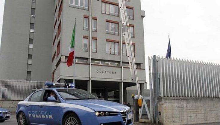 Terrorismo, arrestato ed espulso kosovaro radicalizzato: era rientrato in Italia clandestinamente