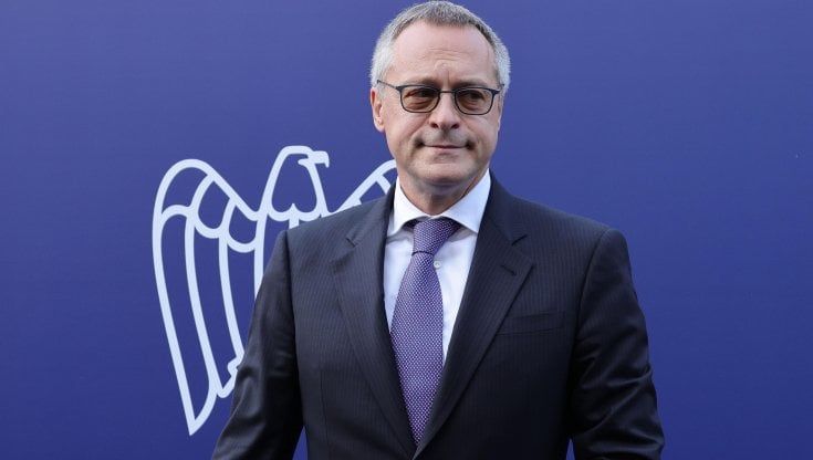 Riforma Fisco: "no" degli industriali, "sì" degli artigiani. Professionisti contenti a metà. Landini: "Non saremo spettatori". Franco convoca i sindacati
