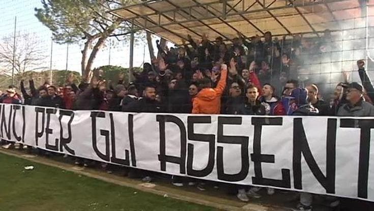 Ultrà in trasferta, scontri e divieti: un problema mai risolto