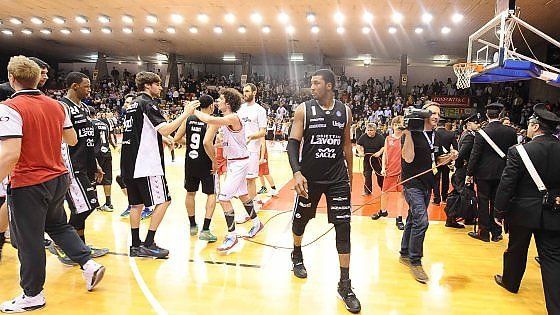 Basket city, il giorno più nero: la Virtus scende in A2
