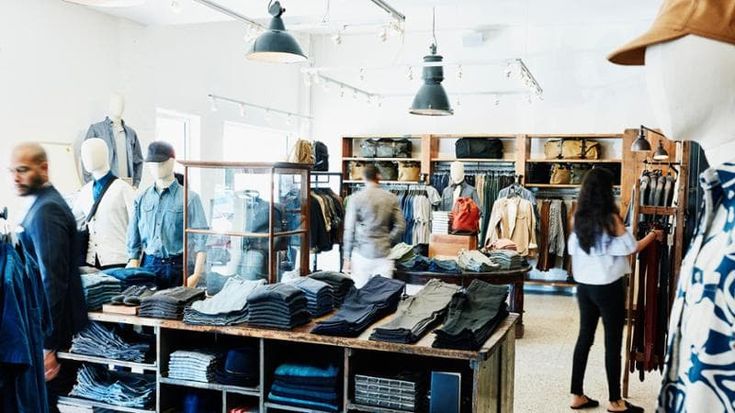 Consumi, a maggio -4,9%. Male soprattutto abbigliamento-accessori: -16,2% sul 2022
