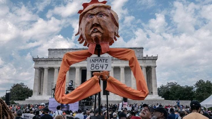 Trump, il presidente nel suo labirinto