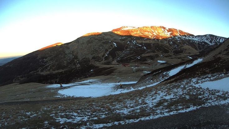 Le stazioni sciistiche salgono in quota per combattere la mancanza di neve