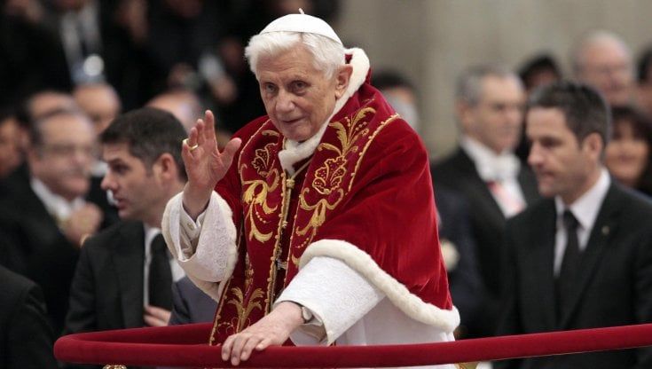 Pedofilia, quasi 500 vittime nella diocesi di Monaco. Accuse a Ratzinger che commenta: "Turbamento e vergogna"