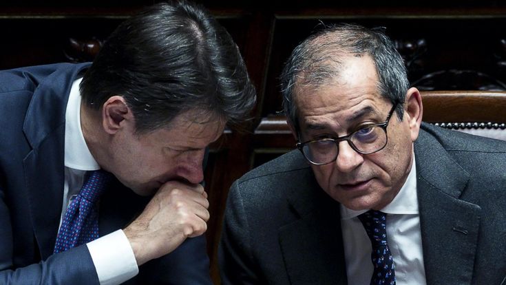 Manovra, spunta la web tax tra le misure. Tria perde il suo braccio destro