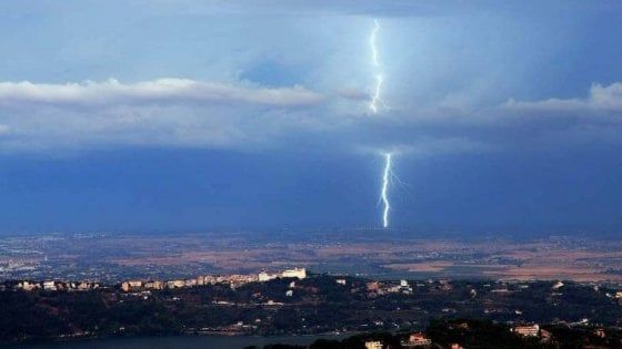 Lazio, temporali e tempeste di vento, per il meteo è allerta arancione