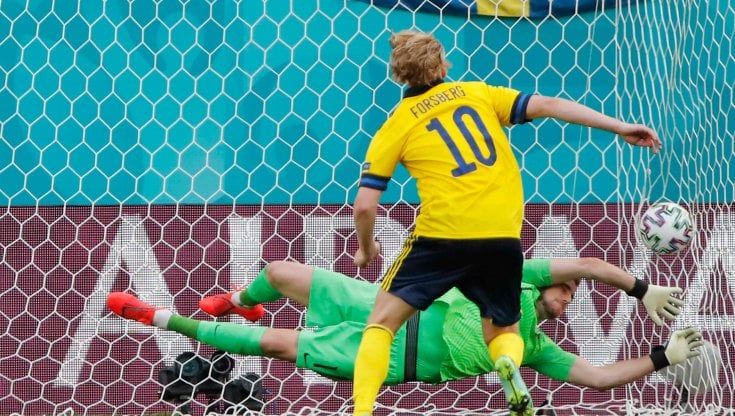 Europei, Svezia-Slovacchia 1-0: Forsberg non sbaglia su rigore, scandinavi a un passo dagli ottavi