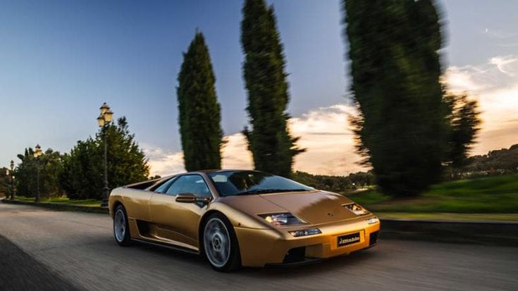 Diablo SE, al volante del mito. Ecco come va l’icona Lamborghini