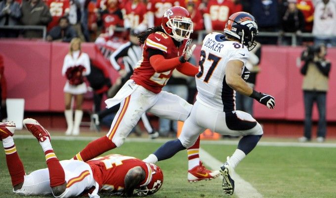 Nfl, Manning-Decker: micidiali. Foles non finisce di stupire