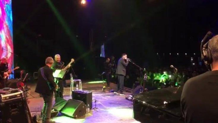 Pino Daniele l'omaggio di Clementino: "Saluto Massimo, Totò e pure Eduardo"