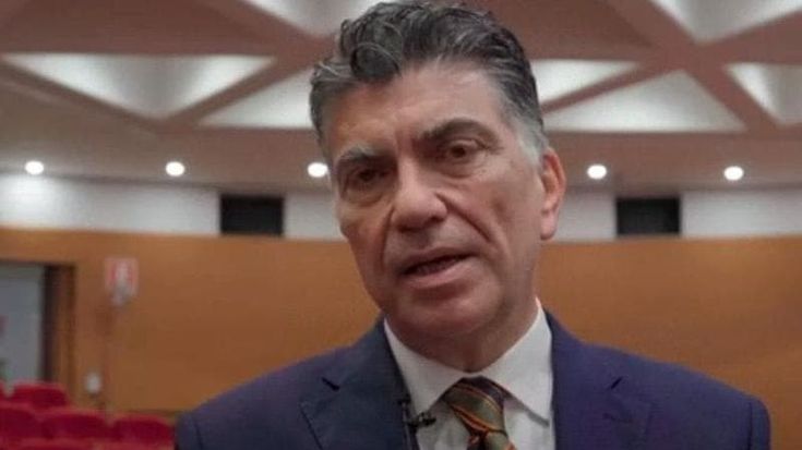 Il giurista Simoncini sui giganti del web: “Dominati da poteri privati contrari a ogni regola”
