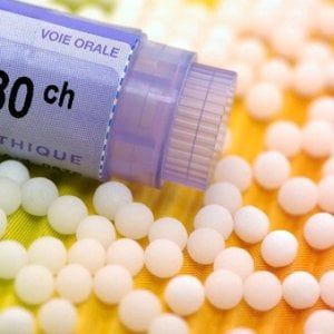 Dossier obbligatori per i preparati omeopatici, i produttori: "Serve un anno in più"