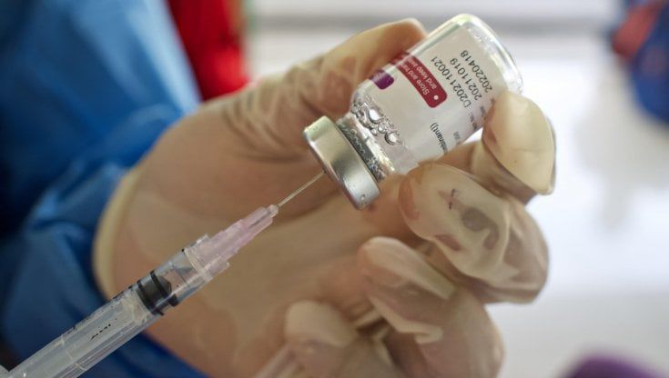 Covid: in aumento in Campania i ricoveri nelle intensive. Cresce tasso positività