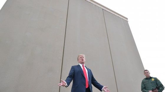 Usa, arriva il primo miliardo di dollari per il muro al confine con il Messico