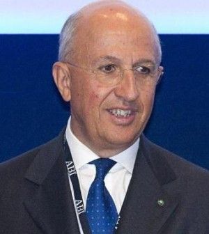 Patuelli (Abi): "Le sofferenzesono un grosso problema sociale"