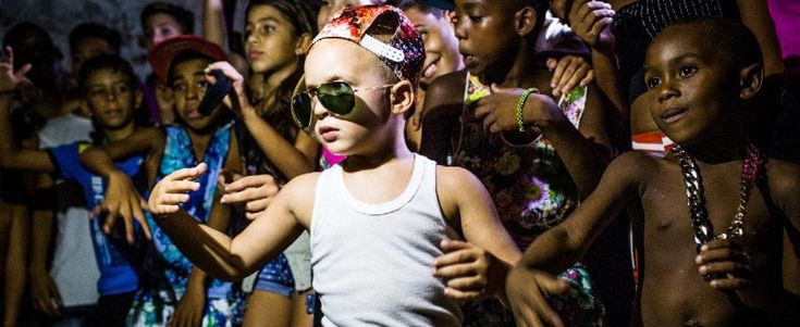 Il reggaeton che spazza via i canti di protesta 
