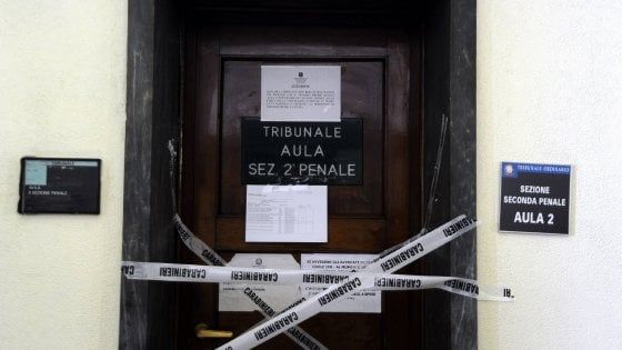 Avvocato vuole entrare in tribunale a Milano con una pistola "per legittima difesa": no della procura generale