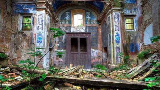 Discoteche, manicomi, fabbriche: "La mia vita è fotografare i luoghi abbandonati"