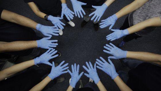 Volontariato d’impresa, il 70% dei dipendenti vuole farlo in modo continuativo