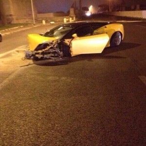 Da Keita a Balotelli, bolidi e notte allegre: il campione &egrave; un pericolo al volante