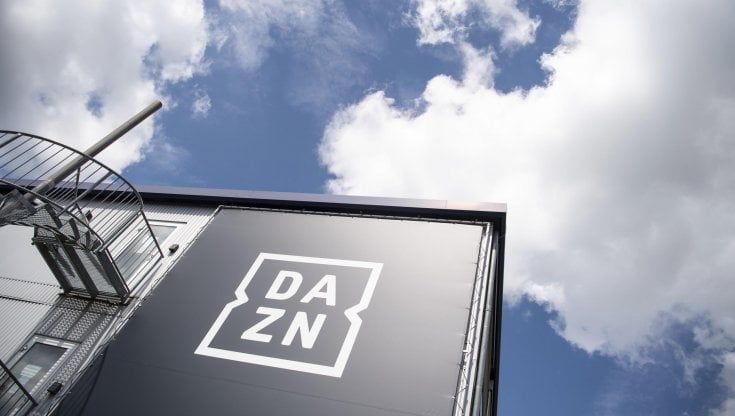 Il ministro Giorgetti convoca Dazn: ''Fare chiarezza''. La replica: ''Disponibili al confronto''