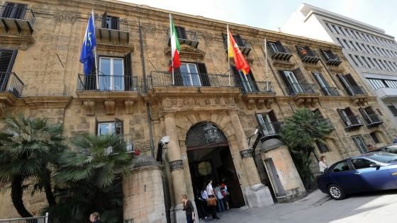 La Regione finisce i soldi, l'Inps blocca la cassa integrazione in deroga
