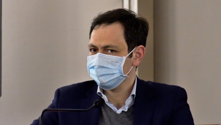 Il ritorno di Razza in spregio ai morti e a ogni pudore