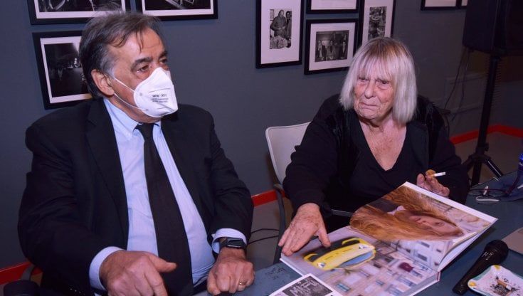 Centro di fotografia, Battaglia-Orlando, un match tra grandi amici. Ma la fotografa chiede fondi