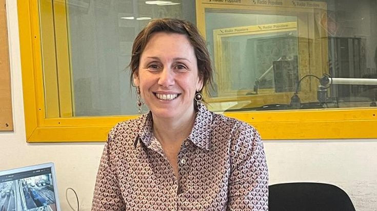 Lorenza Ghidini è la nuova direttrice di Radio Popolare: “Più donne e più storie dal territorio. Il rapporto con i partiti? Superato”