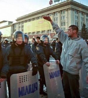 Torna la tensione in Ucraina: mercati in rosso.Spread a 165, oggi &egrave; il gran giorno del Def