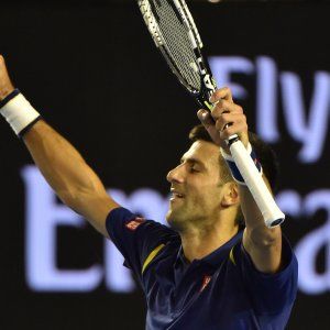 Tennis, Australian Open: Djokovic perfetto, Federer si arrende
